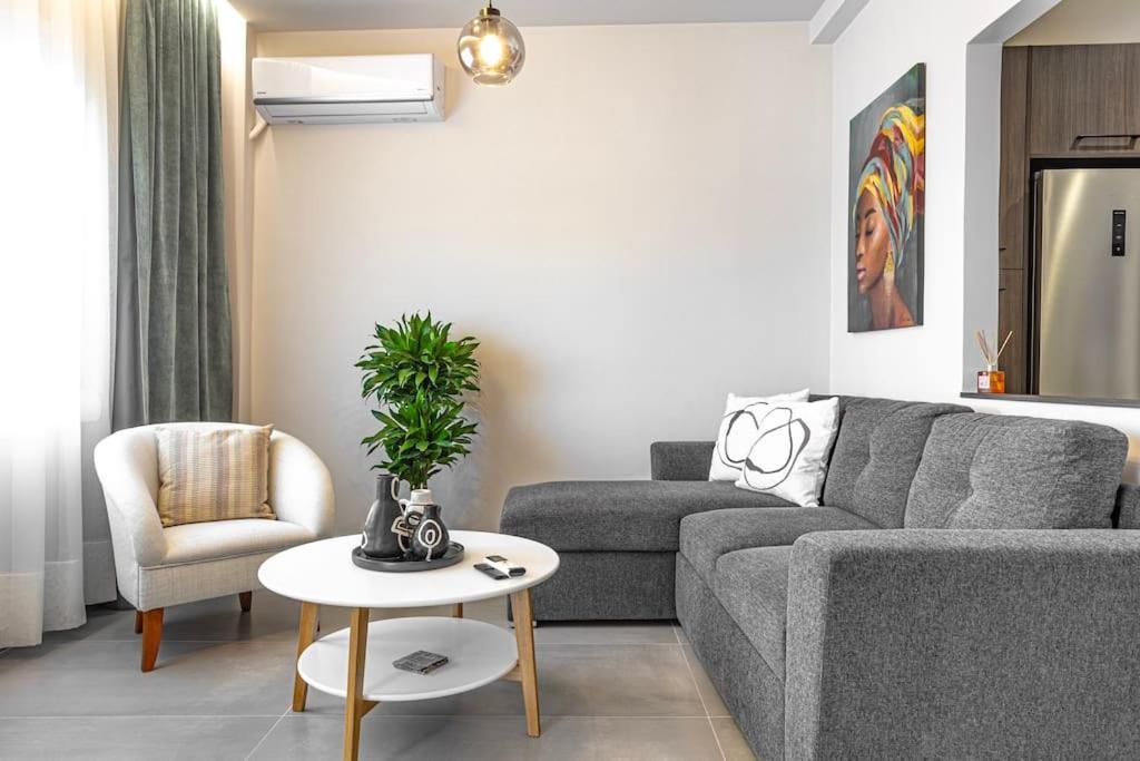 Apartment Luxury By The Sea- Euripus Strait *